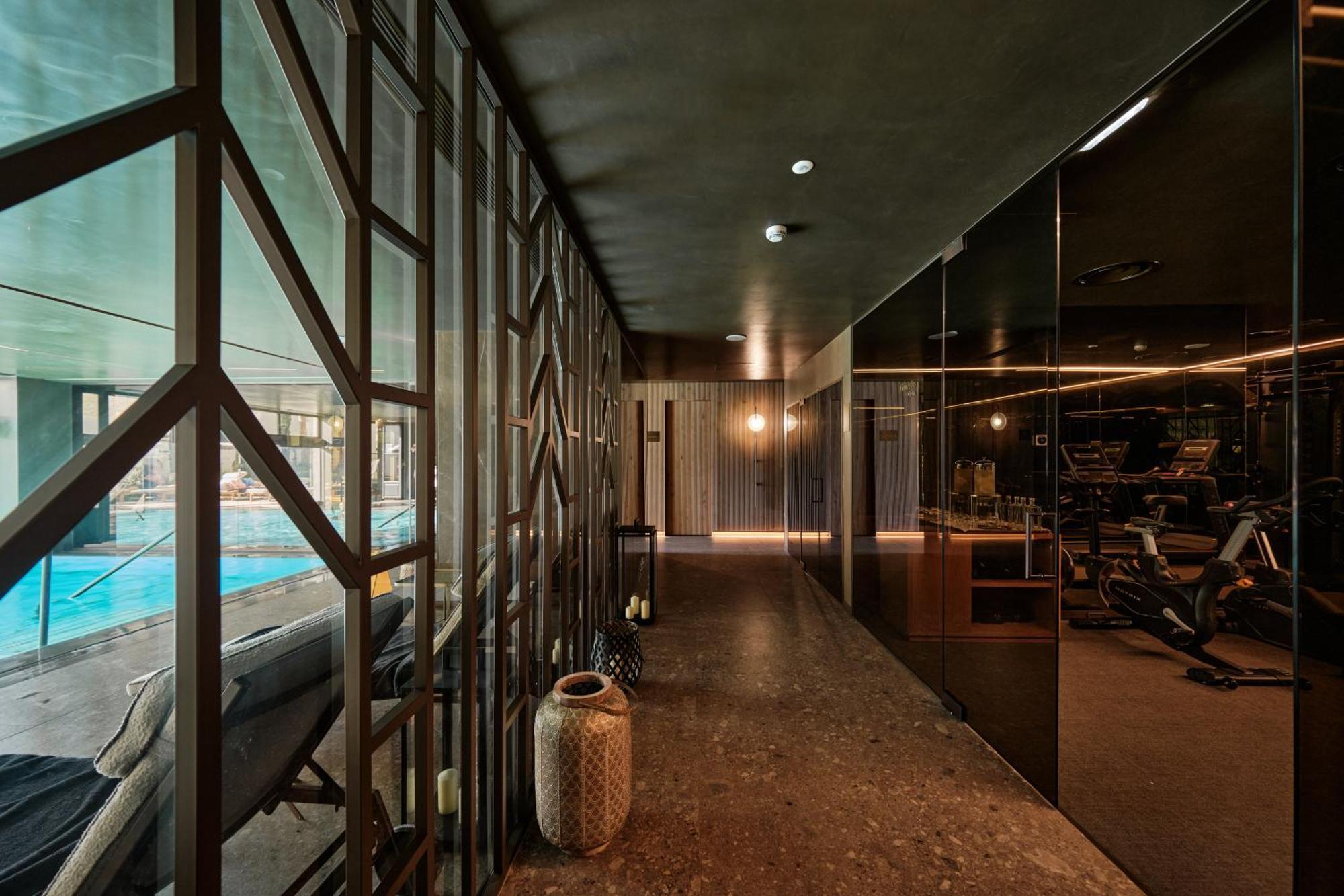 פורטו Ga Palace Hotel & Spa, A Xixth-Century Villa מראה חיצוני תמונה The gym at The Standard East Village