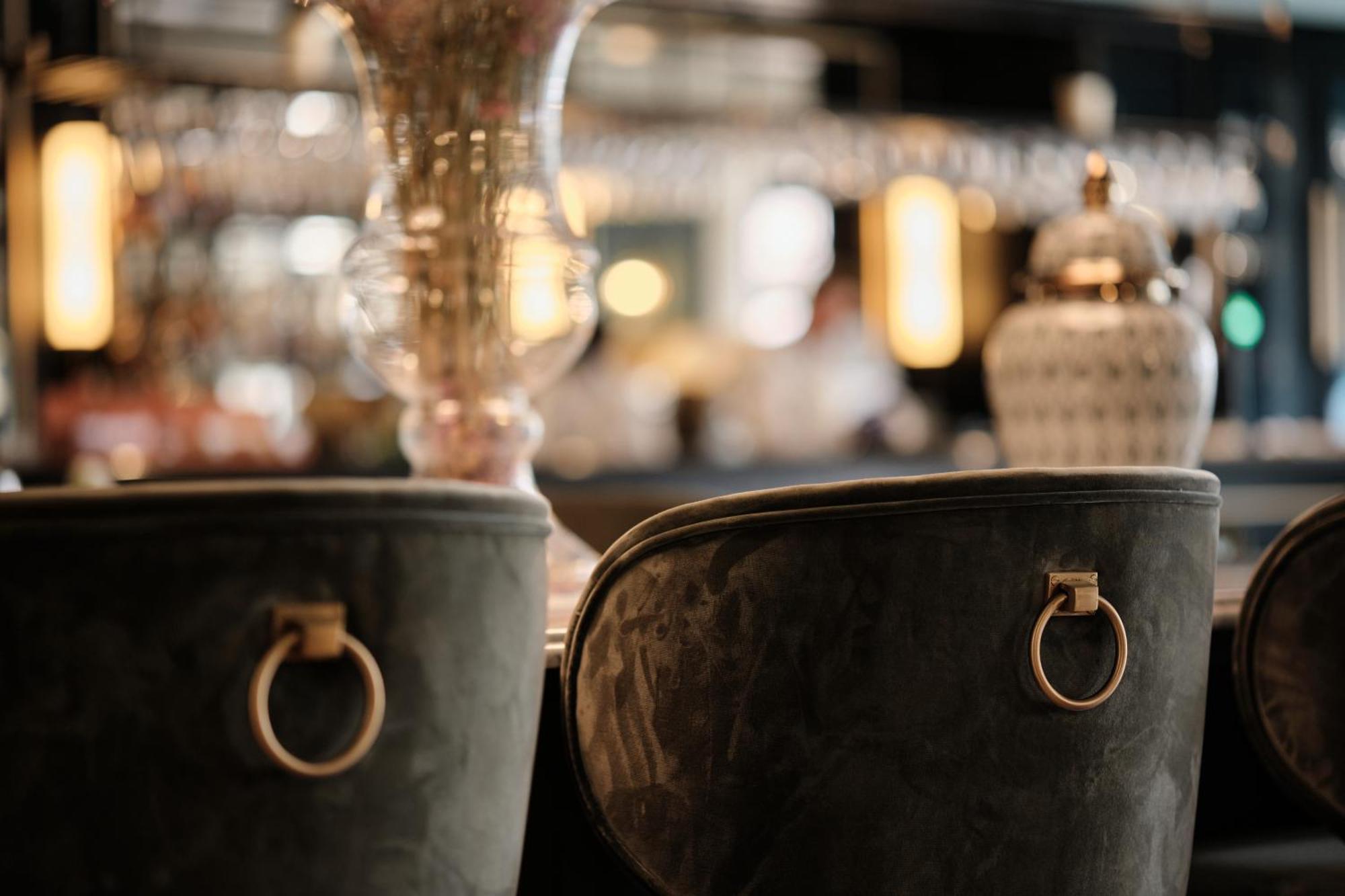פורטו Ga Palace Hotel & Spa, A Xixth-Century Villa מראה חיצוני תמונה Bar stools at the bar