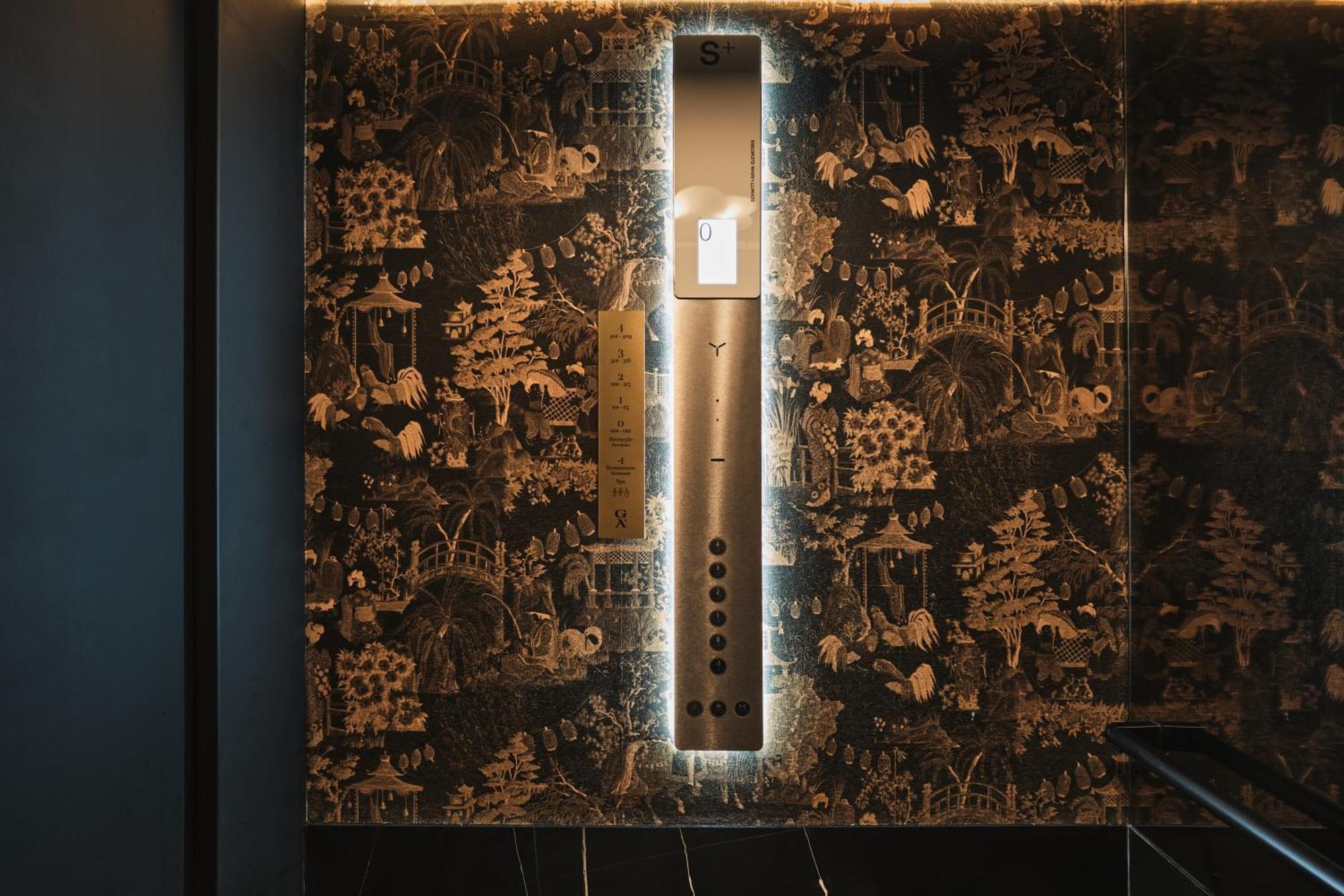 פורטו Ga Palace Hotel & Spa, A Xixth-Century Villa מראה חיצוני תמונה A backlit onyx panel