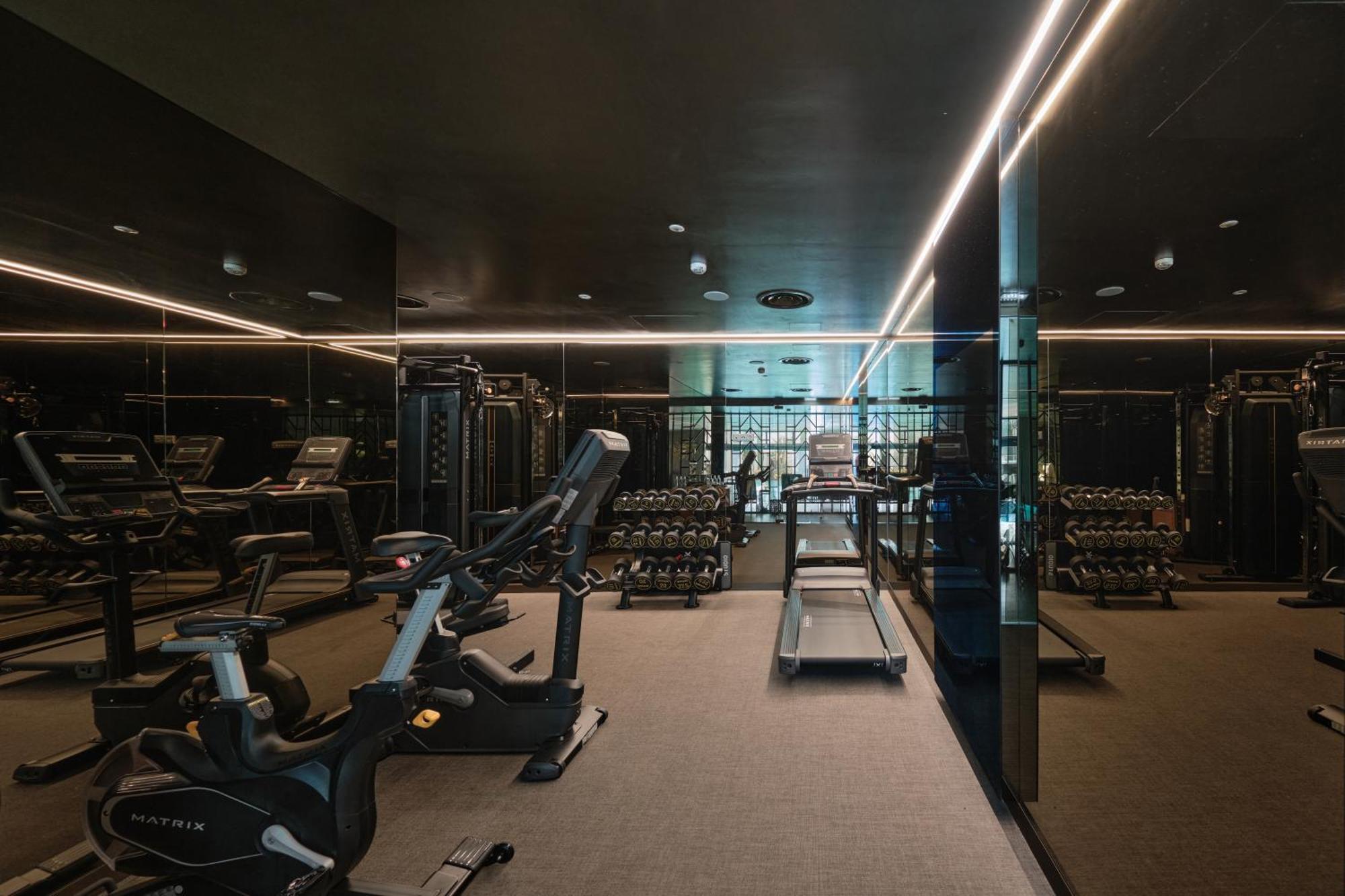 פורטו Ga Palace Hotel & Spa, A Xixth-Century Villa מראה חיצוני תמונה The gym at The Standard East Village