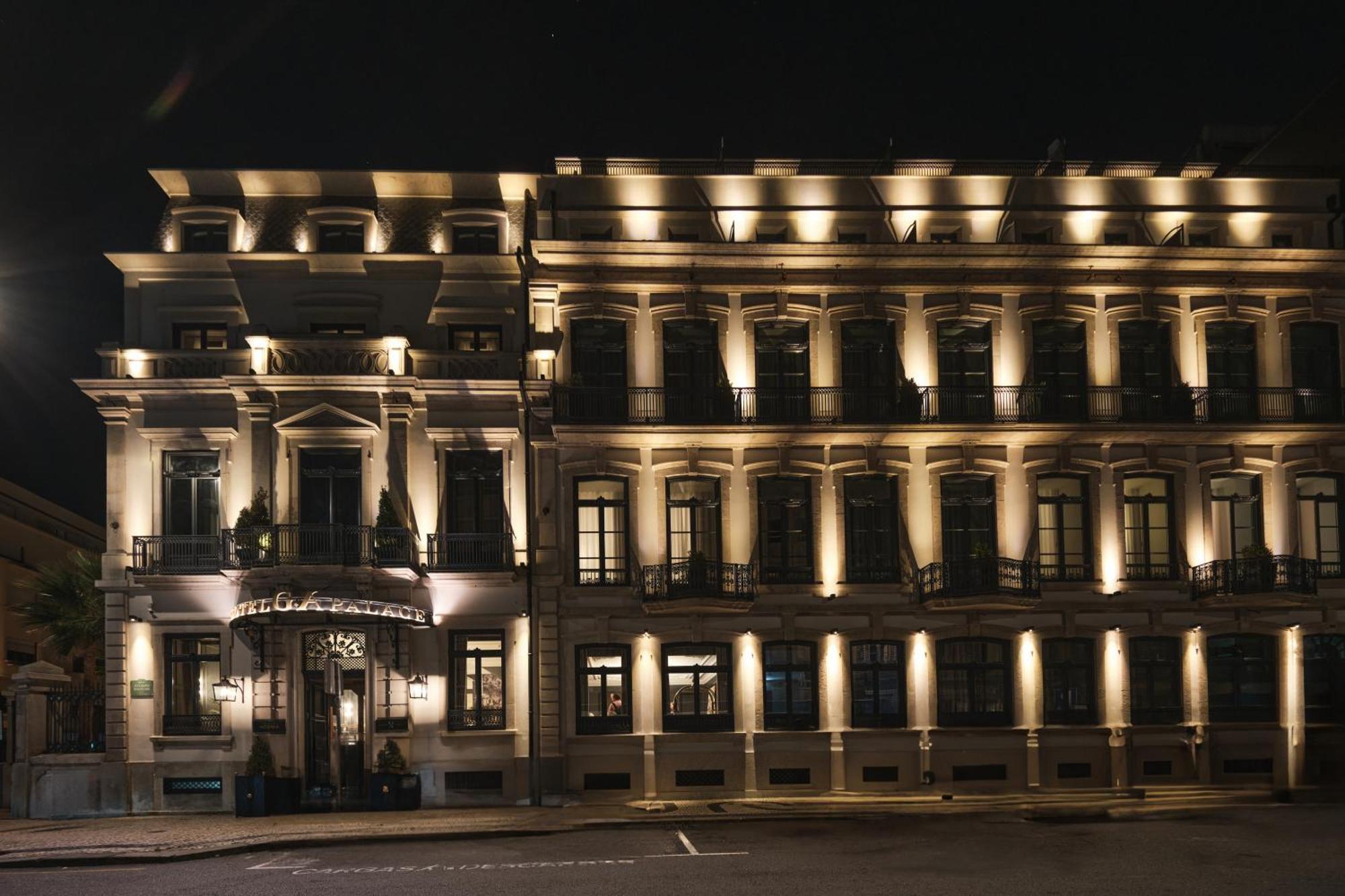 פורטו Ga Palace Hotel & Spa, A Xixth-Century Villa מראה חיצוני תמונה The hotel at night